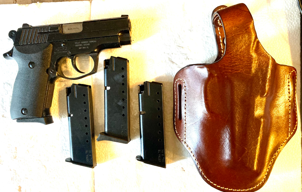 AstraUnceta A75 CONCEALED CARRY DA/SA PISTOL, 4MAGAZINES, HOLSTER