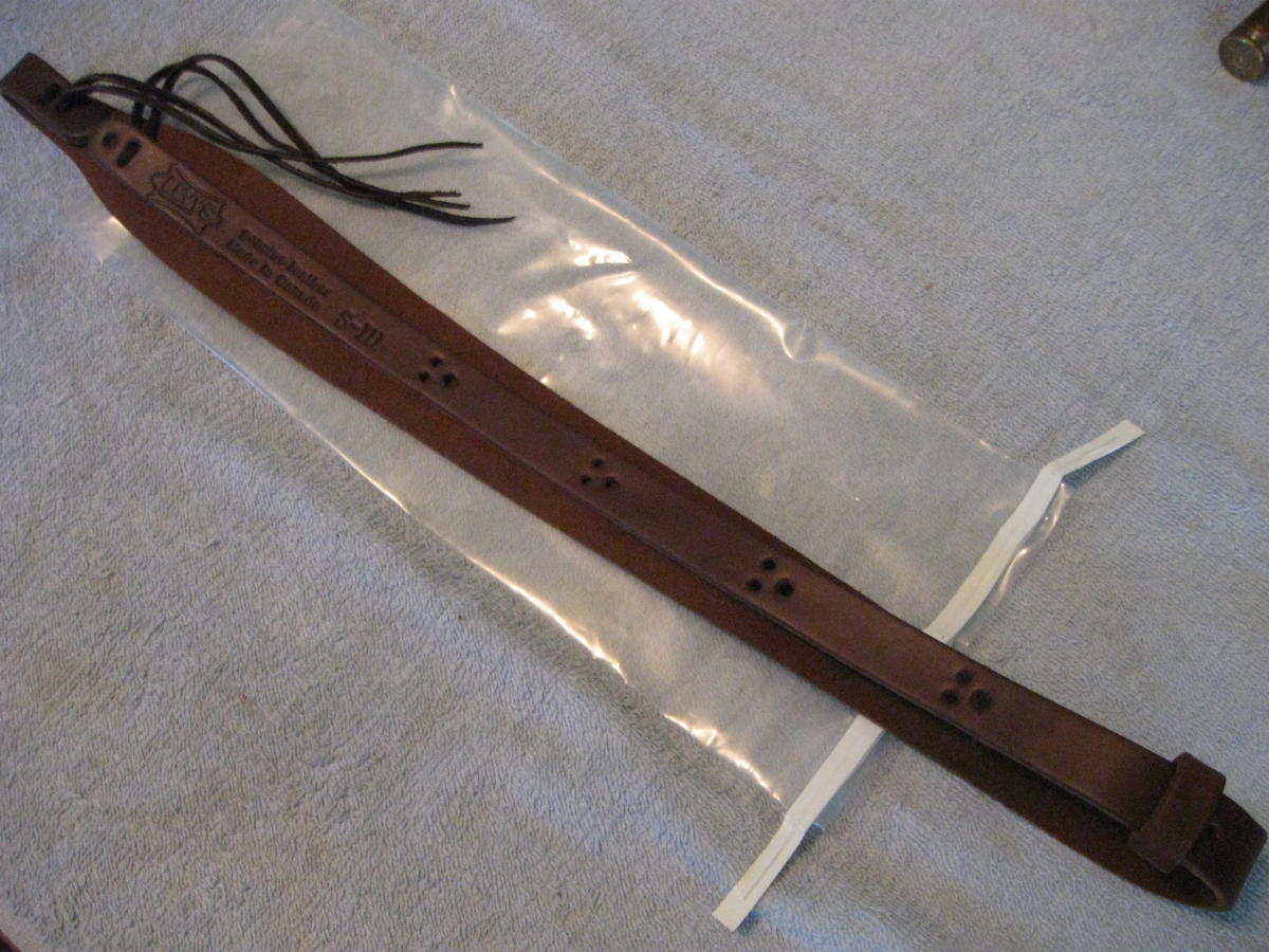 Vintage Levy'S Leather Rifle Sling Model S111 (New Old Stock) For Sale